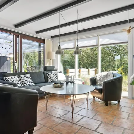 Resi - 400m From The Sea By Interhome *