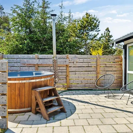 Resi - 400m From The Sea By Interhome