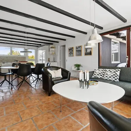 Resi - 400m From The Sea By Interhome Tatil Evi