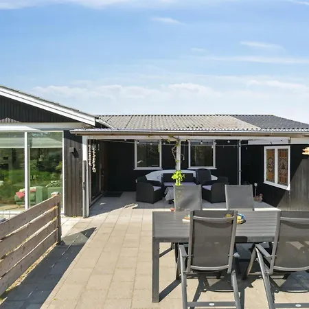 Resi - 400m From The Sea By Interhome Сasa de vacaciones *
