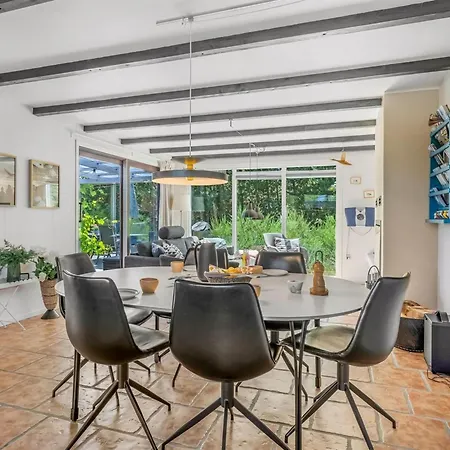 Resi - 400m From The Sea By Interhome *