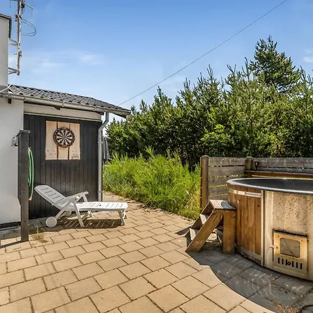 Resi - 400m From The Sea By Interhome *